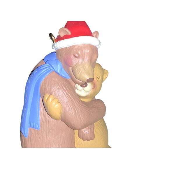 Hallmark Keepsake Ornament Mom and Dad  Bear Hugging Ornament Dated 1996 - Picture 8 of 9